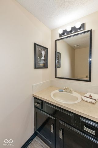 524 Conner Creek Drive, Fishers, IN 46038