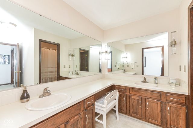 524 Conner Creek Drive, Fishers, IN 46038