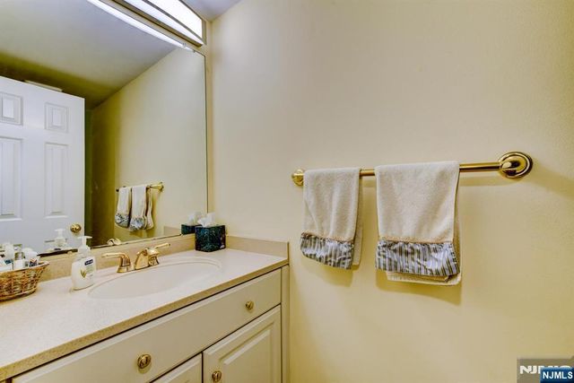40 Worcester, Wayne, NJ 07470