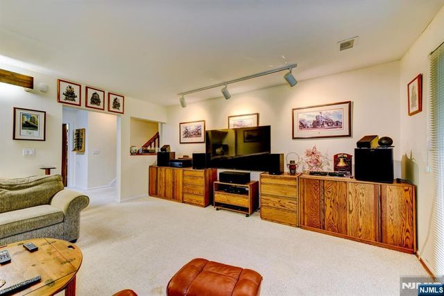 40 Worcester, Wayne, NJ 07470