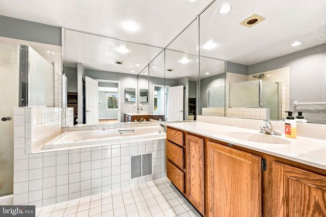 103 GREENBROOK CT, New Hope, PA 18938