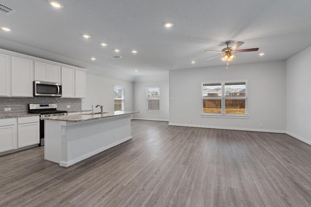 4044 Legend MDWS, New Braunfels, TX 78130