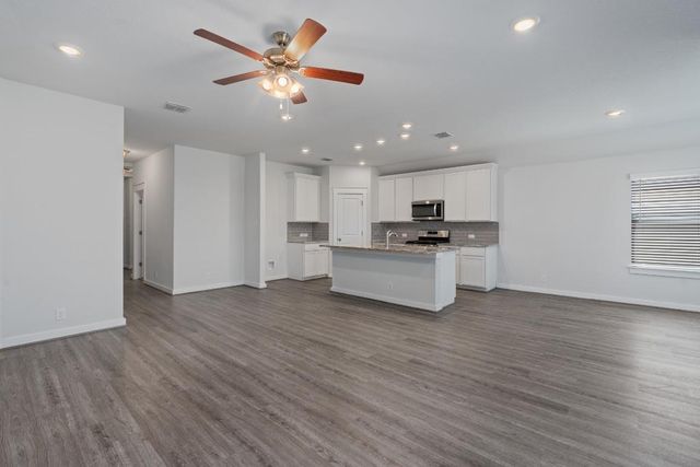 4044 Legend MDWS, New Braunfels, TX 78130
