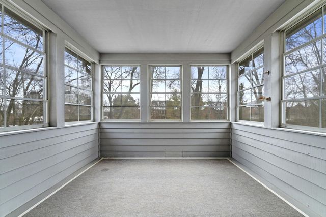 985 Linworth Village Drive, Columbus, OH 43235