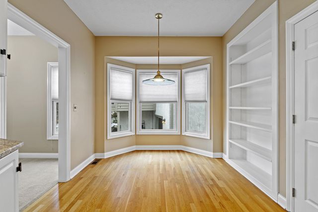 985 Linworth Village Drive, Columbus, OH 43235