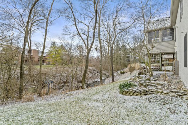 985 Linworth Village Drive, Columbus, OH 43235