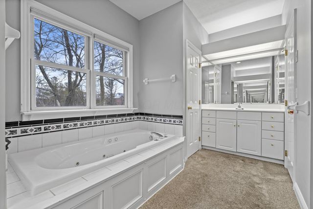 985 Linworth Village Drive, Columbus, OH 43235