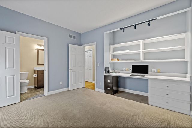 985 Linworth Village Drive, Columbus, OH 43235