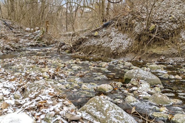 985 Linworth Village Drive, Columbus, OH 43235