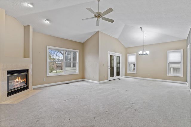 985 Linworth Village Drive, Columbus, OH 43235