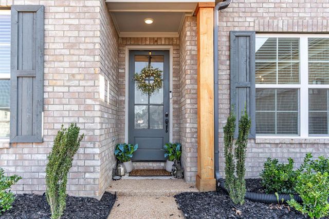 200 VALLEYVIEW LN, Oakland, TN 38060