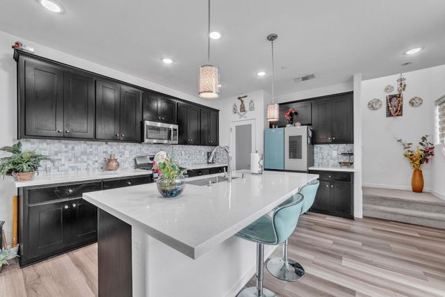 4443 Cash Dr, Folsom, CA 95630