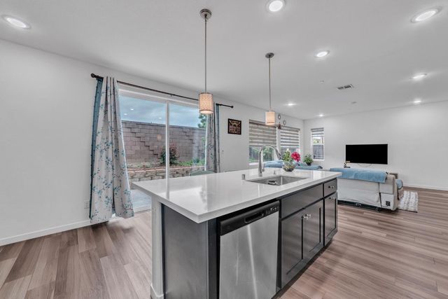 4443 Cash Dr, Folsom, CA 95630