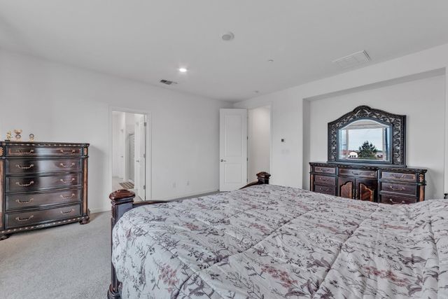 4443 Cash Dr, Folsom, CA 95630