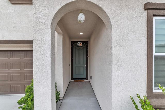 4443 Cash Dr, Folsom, CA 95630