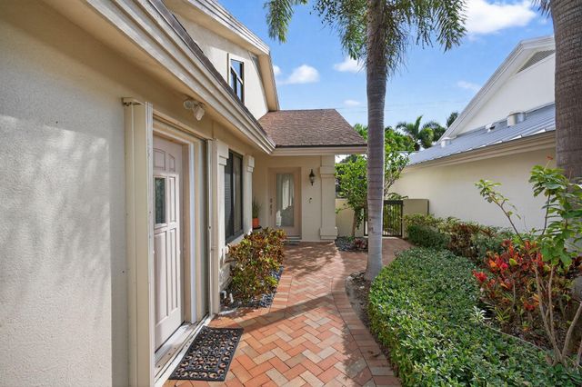 121 Landward Drive, Jupiter, FL 33477