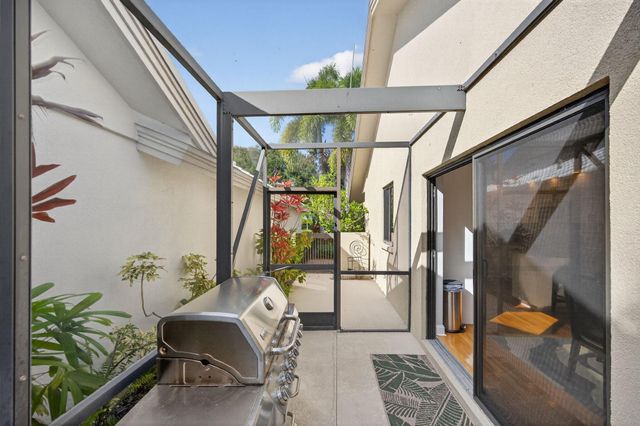 121 Landward Drive, Jupiter, FL 33477