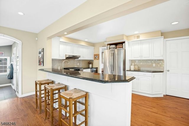 215 Longwood Ave., Chatham Twp., NJ 07928