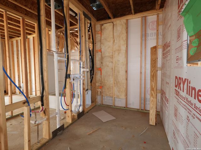 17411 Elder Walnut Drive, Elmendorf, TX 78112