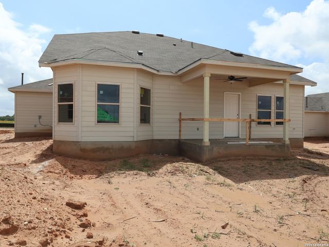 17411 Elder Walnut Drive, Elmendorf, TX 78112