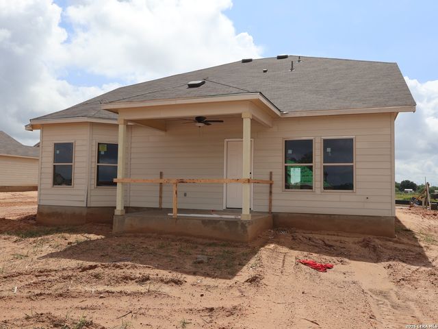 17411 Elder Walnut Drive, Elmendorf, TX 78112