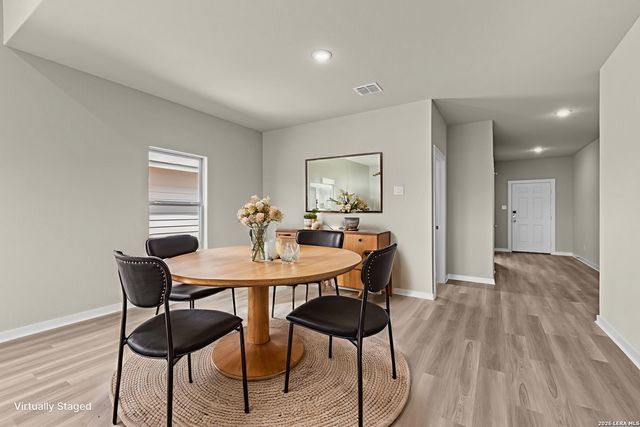 17411 Elder Walnut Drive, Elmendorf, TX 78112