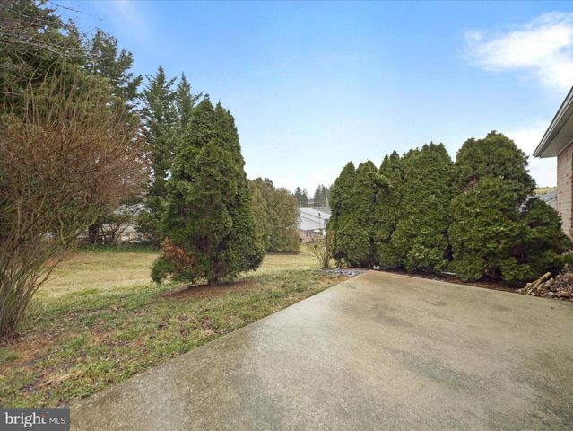 155 ASH SPRING COURT, Waynesboro, PA 17268