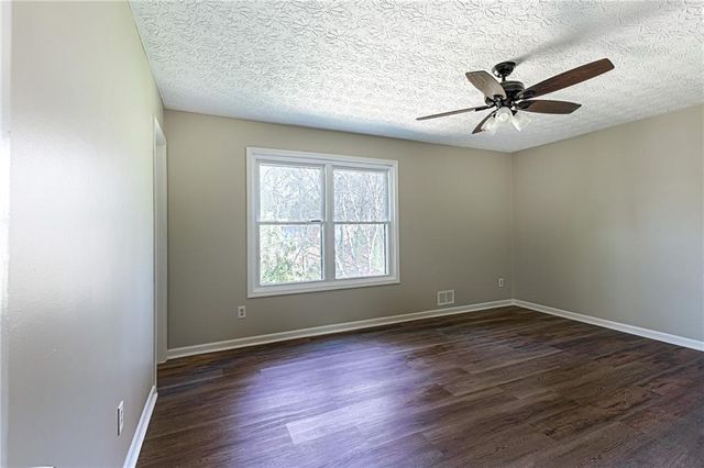 6080 Stone Wood Drive NW, Kennesaw, GA 30152