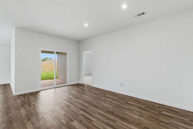 521 Jameson Street, Springtown, TX 76082