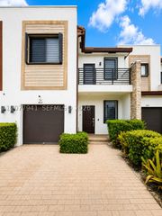 403 NE 208th Ter, Miami, FL 33179