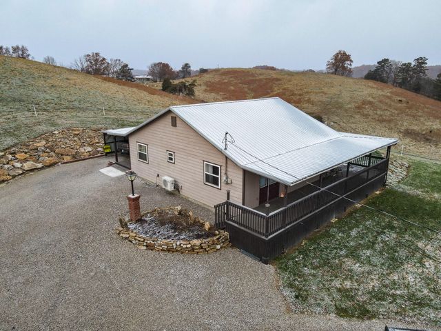 48 River Hill Road, East Bernstadt, KY 40729