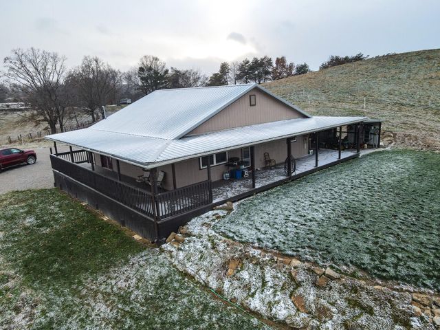 48 River Hill Road, East Bernstadt, KY 40729