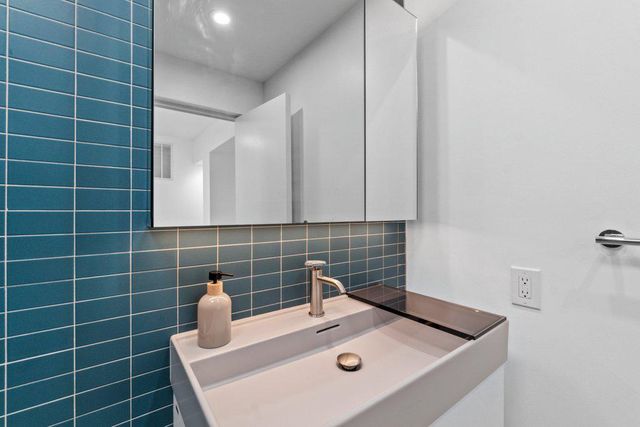 422 S HIGHLAND AVE S, Baltimore, MD 21224