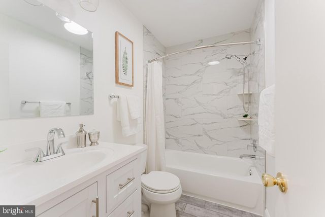 9010 LAKE BRADDOCK DR, Burke, VA 22015