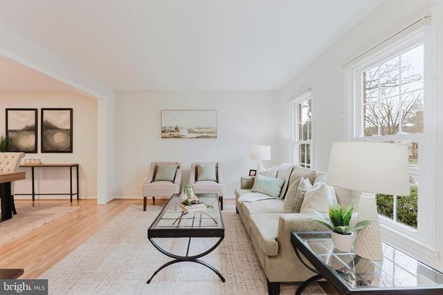 9010 LAKE BRADDOCK DR, Burke, VA 22015