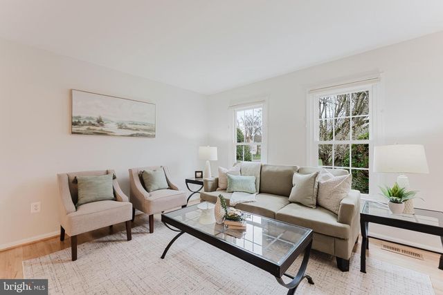 9010 LAKE BRADDOCK DR, Burke, VA 22015