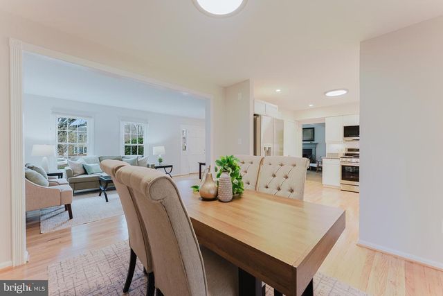 9010 LAKE BRADDOCK DR, Burke, VA 22015