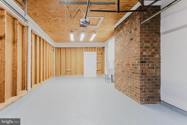 9010 LAKE BRADDOCK DR, Burke, VA 22015