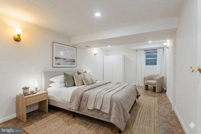 9010 LAKE BRADDOCK DR, Burke, VA 22015