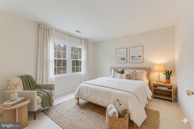 9010 LAKE BRADDOCK DR, Burke, VA 22015