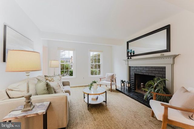 9010 LAKE BRADDOCK DR, Burke, VA 22015