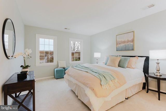 9010 LAKE BRADDOCK DR, Burke, VA 22015