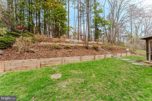 9010 LAKE BRADDOCK DR, Burke, VA 22015