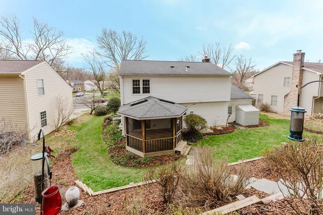 9010 LAKE BRADDOCK DR, Burke, VA 22015