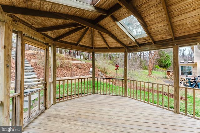 9010 LAKE BRADDOCK DR, Burke, VA 22015