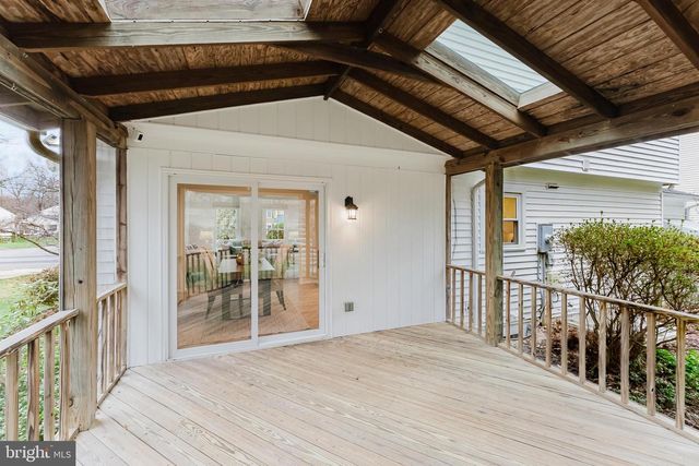 9010 LAKE BRADDOCK DR, Burke, VA 22015