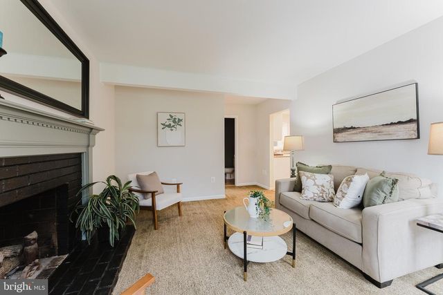 9010 LAKE BRADDOCK DR, Burke, VA 22015