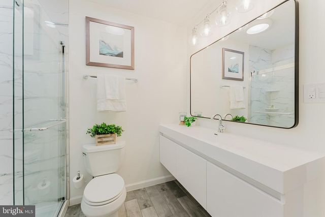 9010 LAKE BRADDOCK DR, Burke, VA 22015