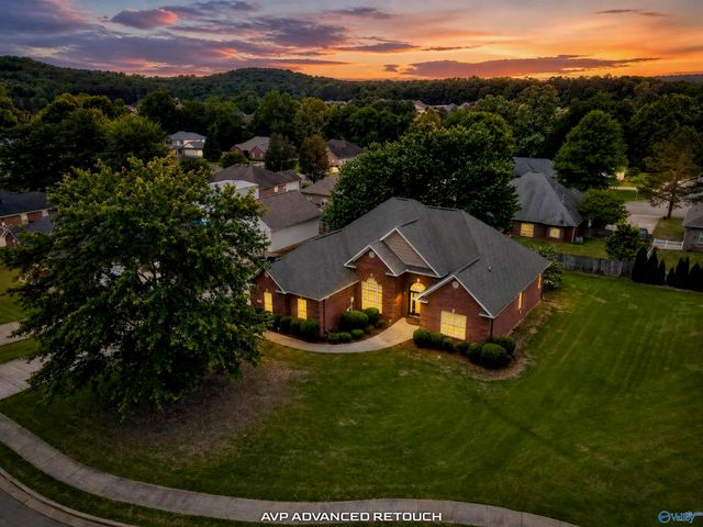 126 Amber Way, Decatur, AL 35603