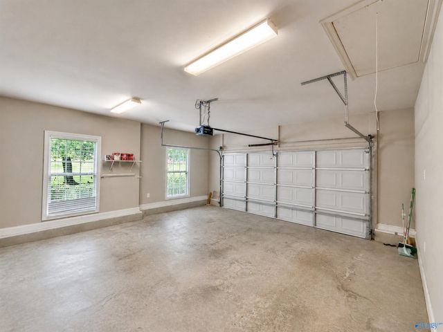 126 Amber Way, Decatur, AL 35603